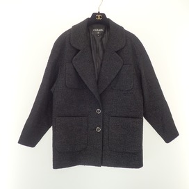 シャネルの2020年製 P63287 V48678 ブラック ビジューココマーク 2Bテーラードジャケットの買取実績です。