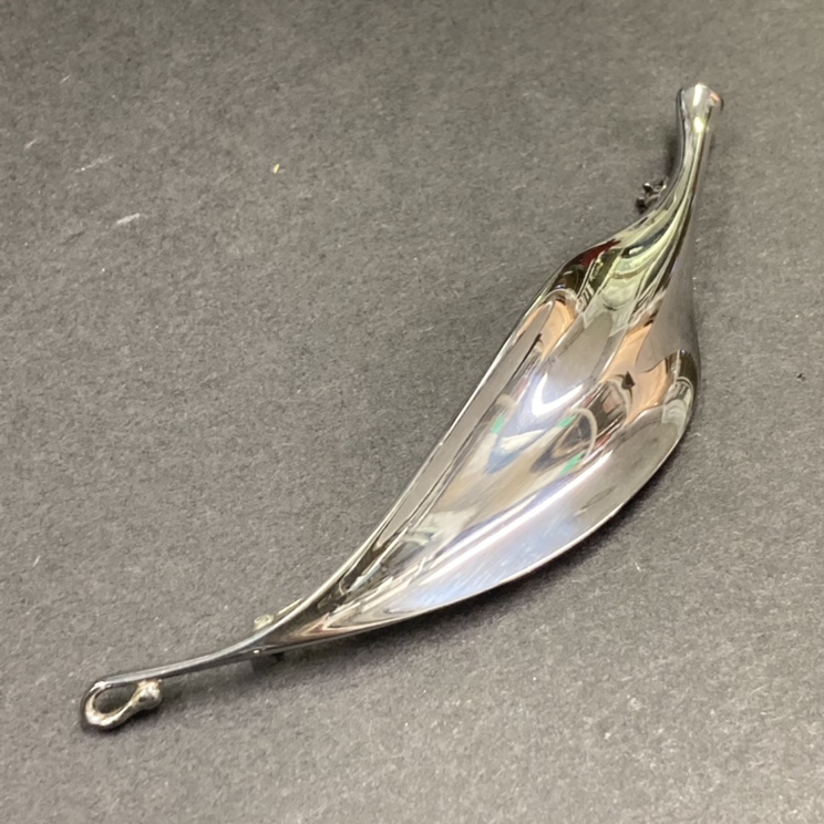 銀座本店で、ジョージジェンセンのSV925素材の391トゥールンブローチを