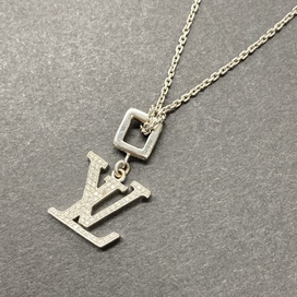 ルイヴィトンの750WG パンダンティフLVダイヤモンドネックレスの買取実績です。