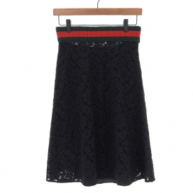 グッチの415312 ZGT25 ウェブ柄ウエスト レースひざ丈スカートの買取実績です。