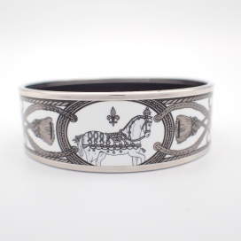 エルメスのホワイト/シルバー  GRAND APPARAT PLATINE 2L エマイユ バングルの買取実績です。