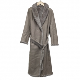 ブルネロクチネリの国内正規品 リバーシブル ベルト付き ムートンコートの買取実績です。