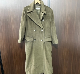 マックスマーラのカーキ ヴァージンウール ダブルフェイス チェスターコートの買取実績です。