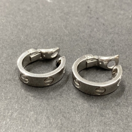 カルティエの750WG ラブ イヤリングの買取実績です。