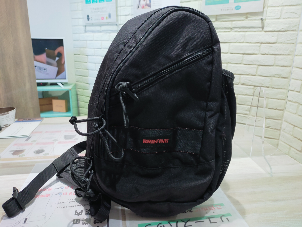 新宿店でブリーフィングを買取。バーティカル、スリングバッグを