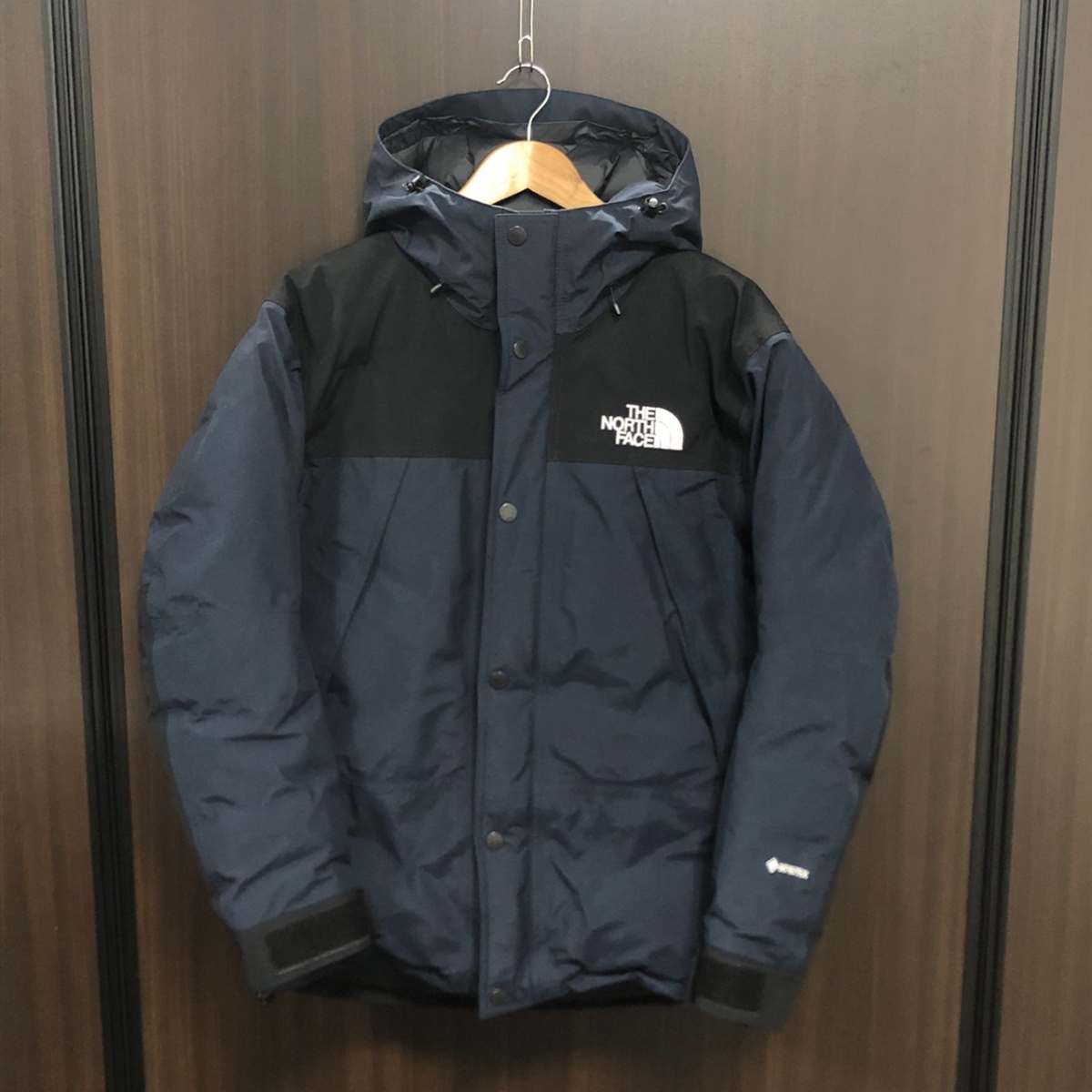 心斎橋店にて、ノースフェイスのアーバンネイビーカラーのマウンテン