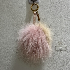 フェンディ ピンク&ベージュ フォックスファー ポンポンチャーム 買取実績です。