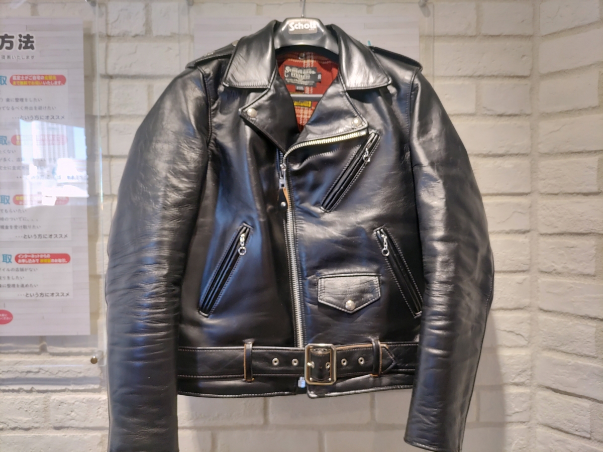 新宿店で、ショットのスペシャルホースハイドを採用したワンスター