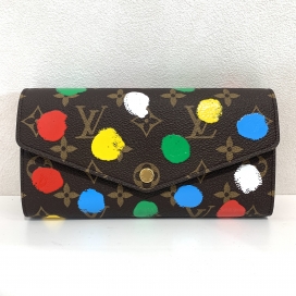 ルイヴィトンの2023年 草間彌生コラボ ポルトフォイユ・サラNM M81980の買取実績です。