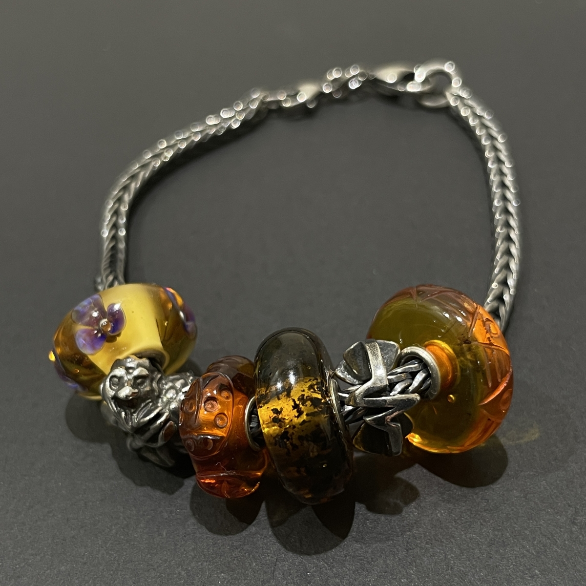 新宿でトロールビーズを買取。ガラスビーズ×4、シルバービーズ×2