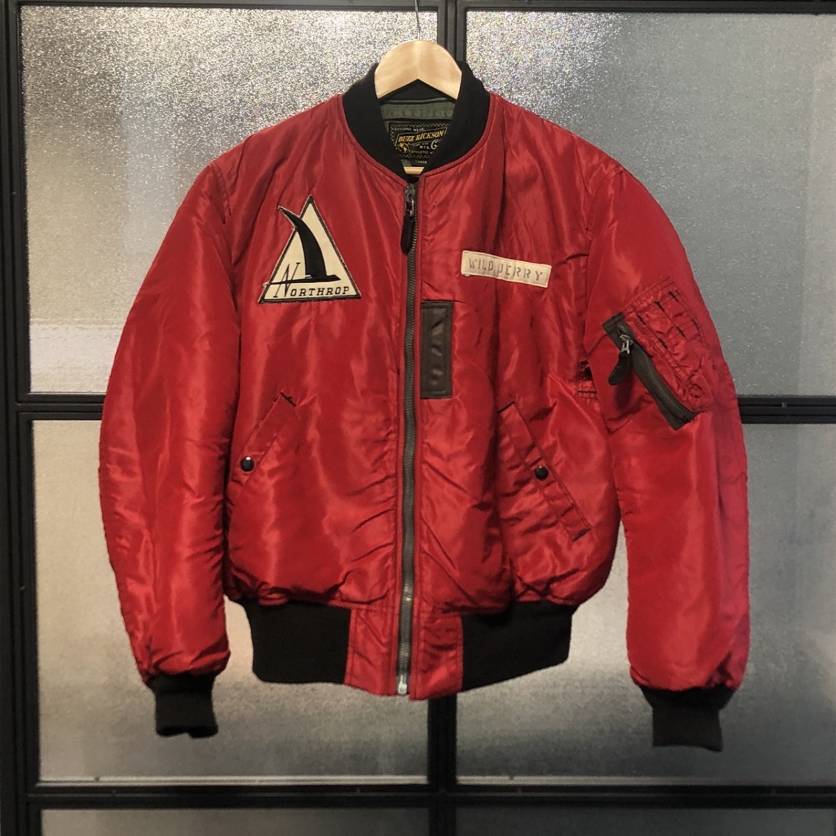 神戸三宮でバズリクソンズを買取。SCORPIONデザインが印象的なMA-1