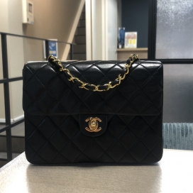 シャネルの1番台 ラムスキン マトラッセ チェーンショルダーバッグの買取実績です。