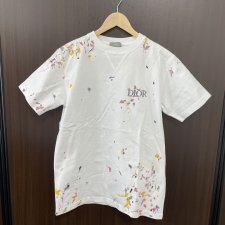 ディオールオム 21SS ホワイト ペイント加工ロゴ Tシャツ 183J686A0554 買取実績です。