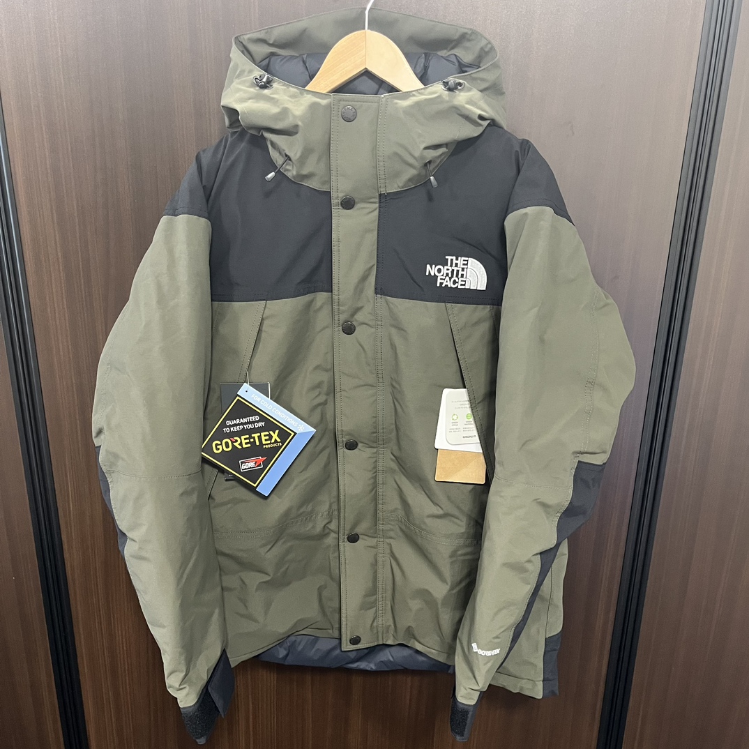 心斎橋店で、ノースフェイスのニュートープのマウンテンダウン 