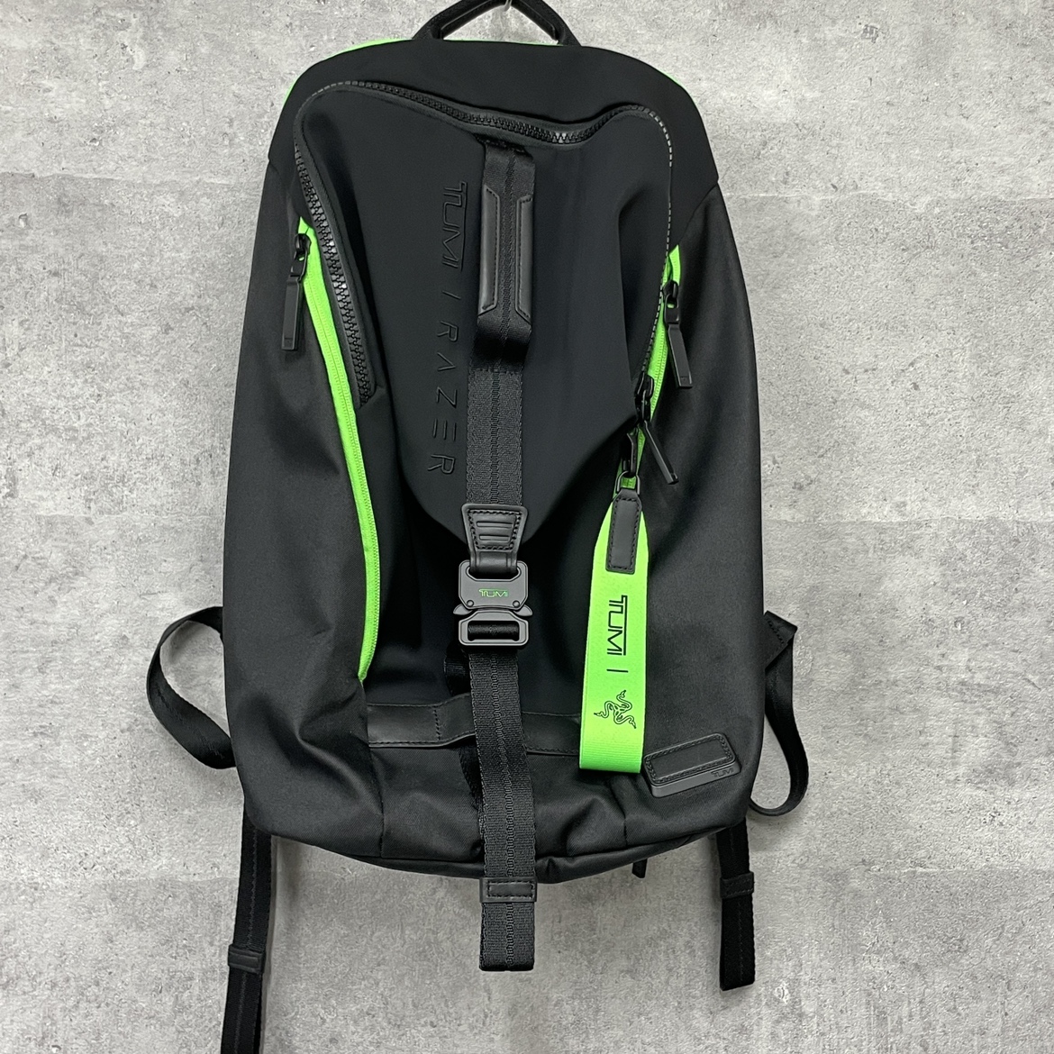 【値下げしました】TUMI グリーン バッグ 22340SPH Amazon.com: TUMI(トゥミ) Business Bag, Chalk, One Size: Clothing