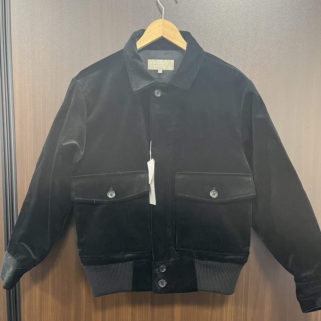 心斎橋でマーガレットハウエルを買取。2021AWシリーズのHEAVY CORD 8