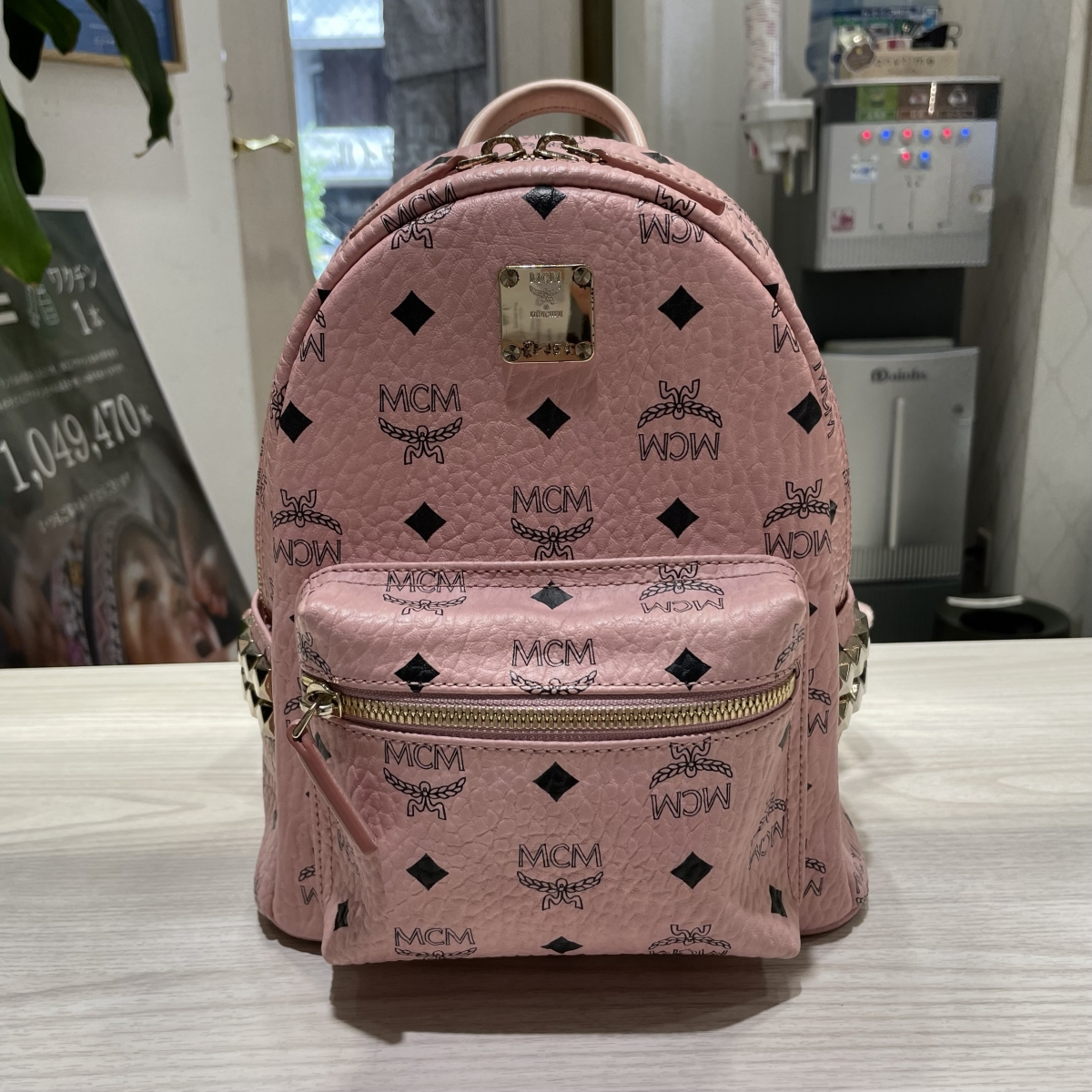 渋谷店で、エムシーエムのスタッズ付きのヴィセトスリュックサック 