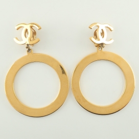 シャネルのゴールド ココマーク サークルイヤリングの買取実績です。