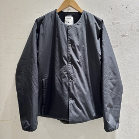 コンバーストウキョウのチャコールグレー A2829FJM224 スターワンポイント ノーカラー中綿ブルゾンの買取実績です。