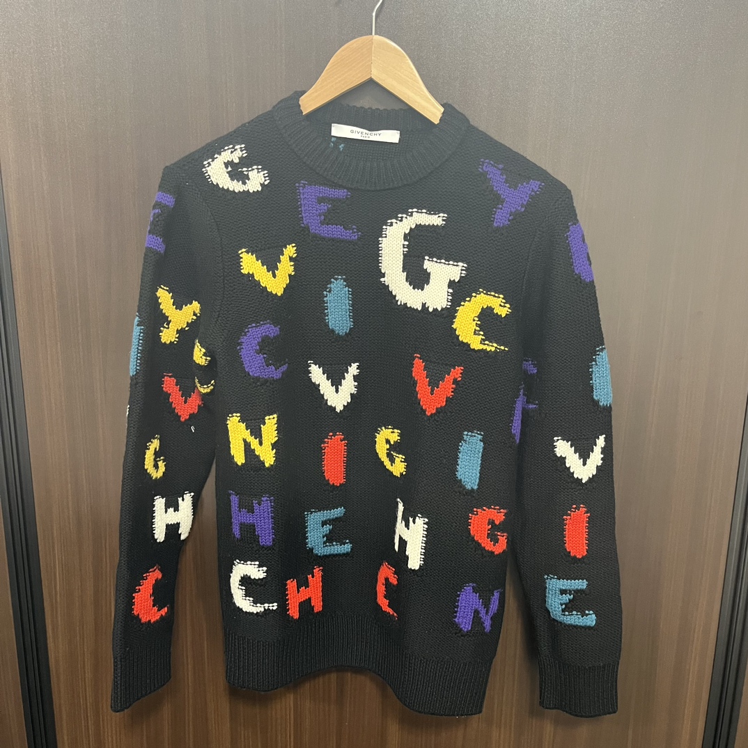 心斎橋店で、ジバンシィの20SSのブラックのマルチカラーレターロゴの