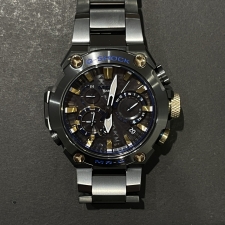 G-SHOCK(gショック) MRG-B2000B-1AJR 勝色 チタン Bluetooth搭載 電波ソーラー腕時計 買取実績です。