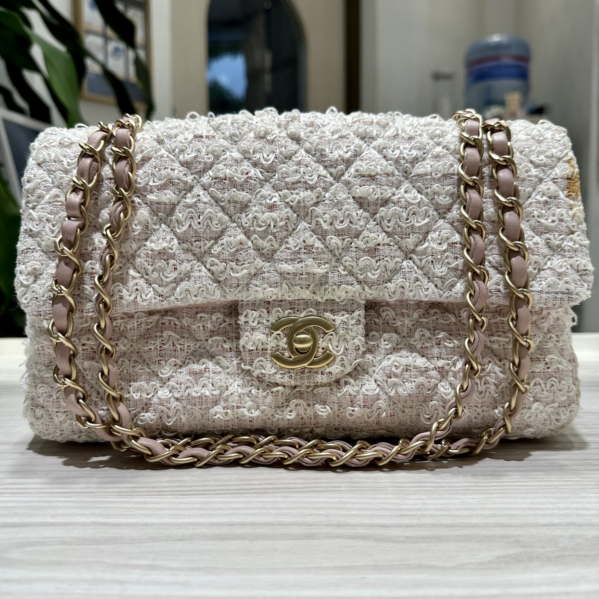 渋谷でシャネル買取。13番台、ツイードマトラッセバッグを買取りました