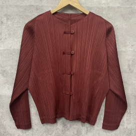 イッセイミヤケ プリーツプリーズの21AW ボルドー PP13 JC142  チャイナボタン プリーツカーディガンの買取実績です。