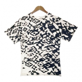 ルイヴィトンの黒×白 21年SS URS FISCHER 総柄Tシャツの買取実績です。