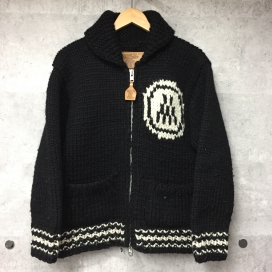 モンクレールの×kanata 2021AWコレクション ブラック ウール ロゴデザイン カウチンニットの買取実績です。