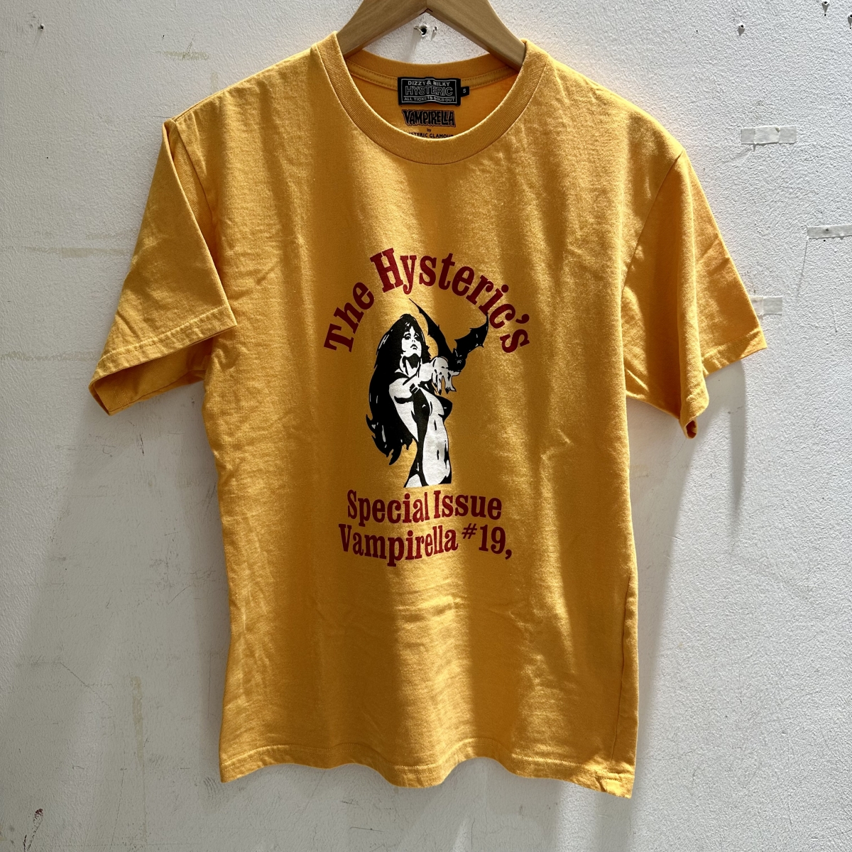 渋谷店で、ヒステリックグラマーのTシャツを買取ました。 買取価格 