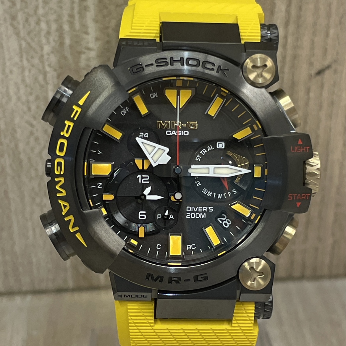 取引者様決定‼️赤目フロッグマンイエローG-SHOCK‼️最終価格‼️今日
