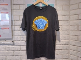 ヴェルサーチェのA88653 MEDUSA AMPLIFIED EMBROIDERED メデューサ Tシャツの買取実績です。