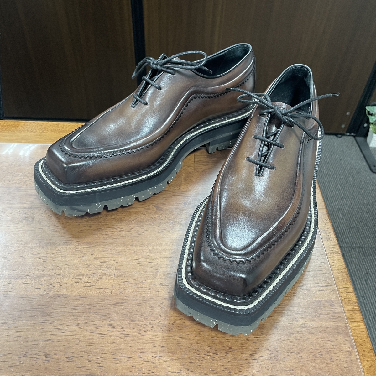 【GW最終価格】ベルルッティ ウルティマ 6 1/2 Berluti 心斎橋店で、ベルルッティのブラウンのレザーシューズ、ウルティマを