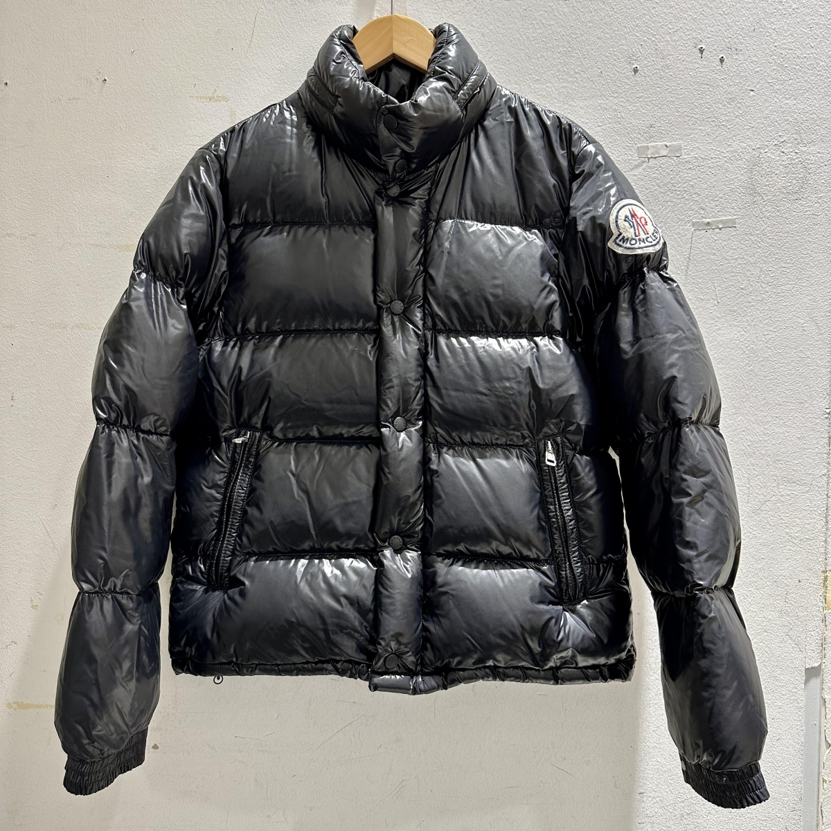 渋谷でモンクレール買取。ダウンジャケット、エベレストを買取ました 