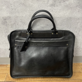 フェリージのブラック 8637/3 シュリンク×バケッタ オールレザー ブリーフケースの買取実績です。