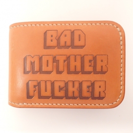 黒羽のビンセントベガ 革匠黒羽別注 サドルレザー パルプフィクション BMF二つ折り財布の買取実績です。