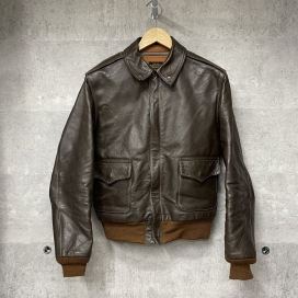 トイズマッコイのブラウン J.A.DUBOW社 実名復刻 ホースハイド A-2 フライトジャケットの買取実績です。