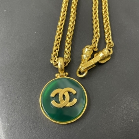 シャネルの95A刻印 メノウ ココマーク サークルトップ ロングネックレスの買取実績です。