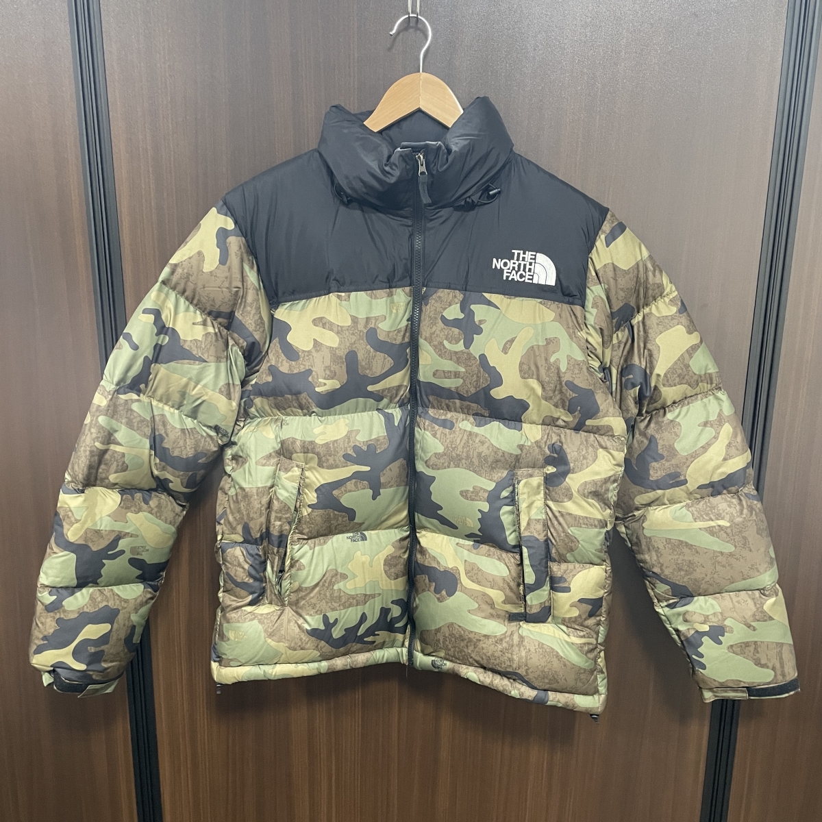 心斎橋店で、ノースフェイスのTNFカモのノベルティーヌプシジャケット 
