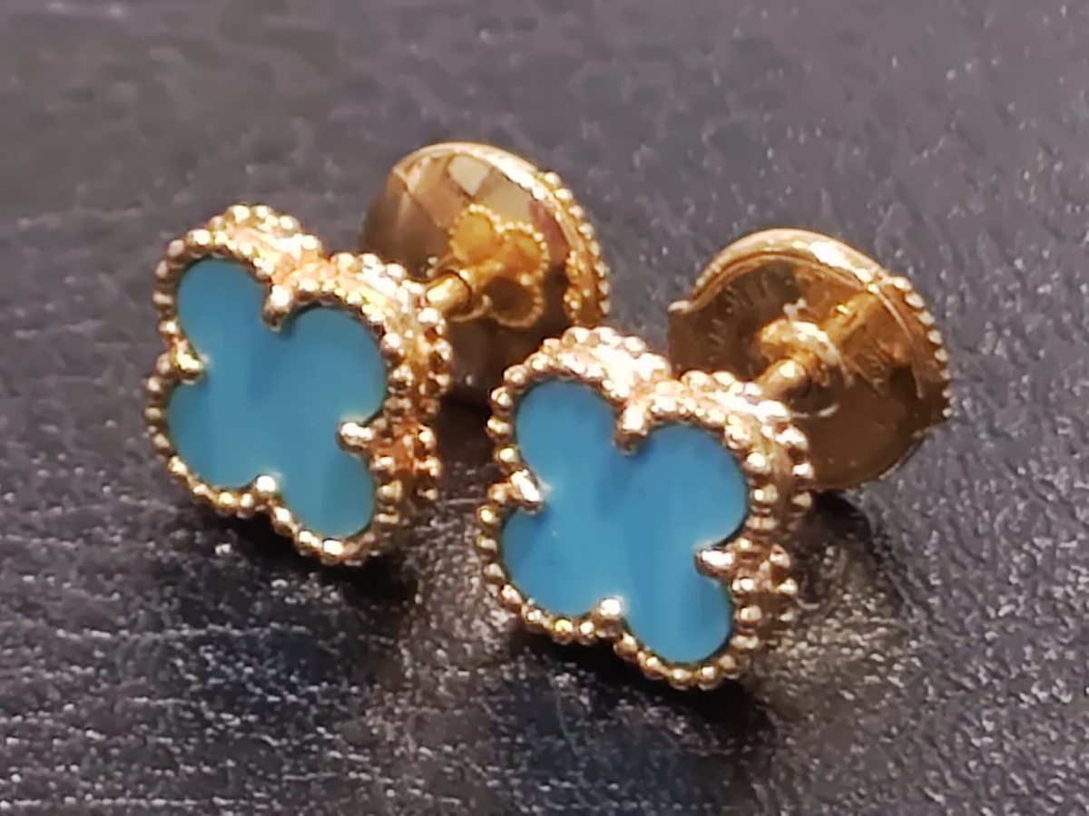 新宿店で、ヴァンクリーフ&アーペルのターコイズを使用したスウィート