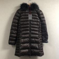 デュベティカ Ociroe オチロエ ラクーンファー付きダウンコート ブラック 買取実績です。