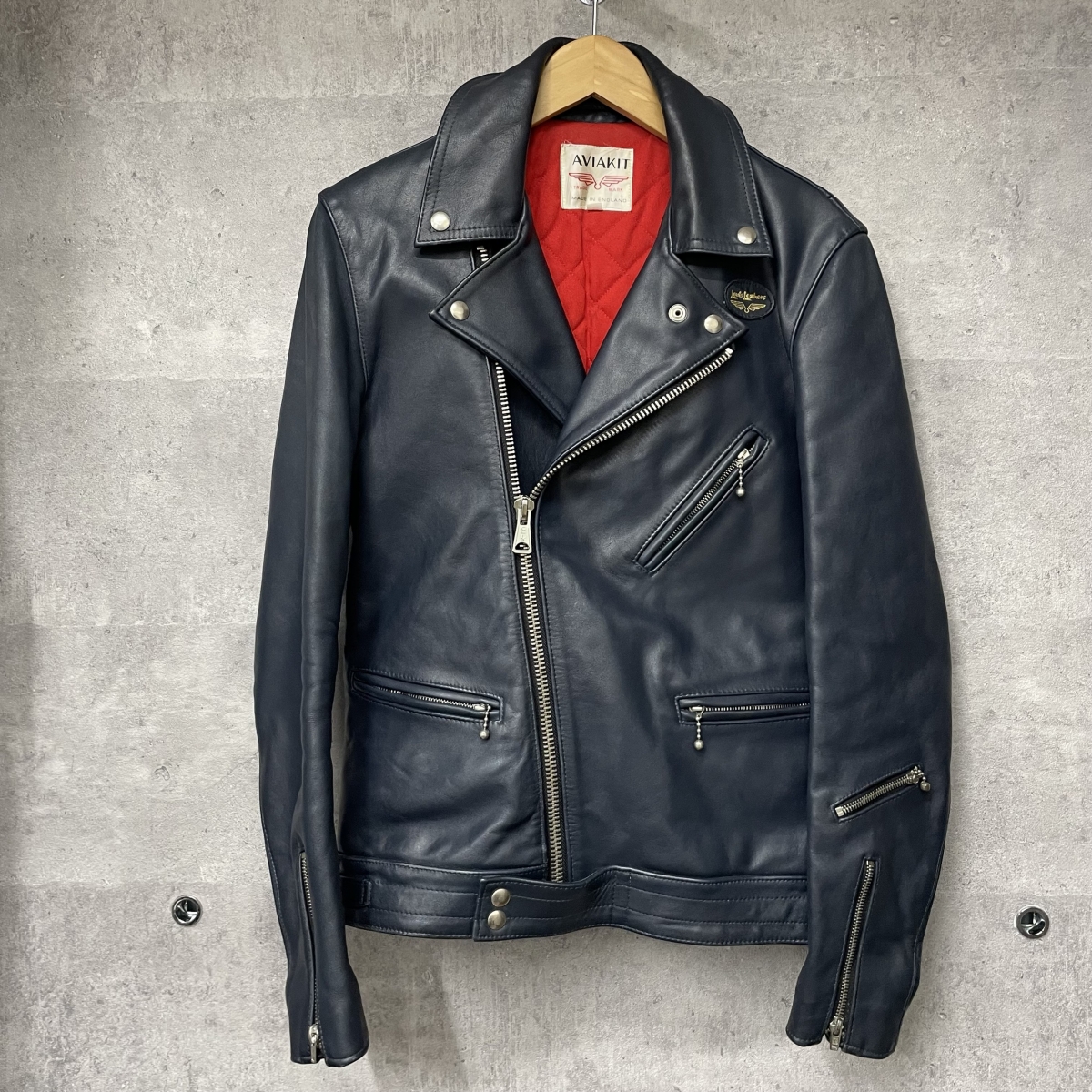 銀座本店で、ルイスレザーのカウハイド、441Tサイクロンタイトフィット