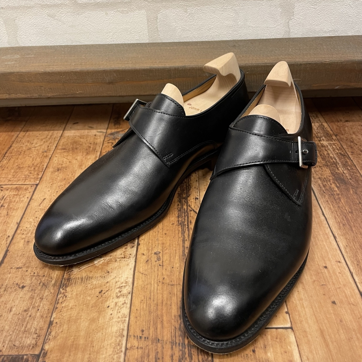 銀座本店で、ジョンロブの7000ラストのシングルモンクストラップ