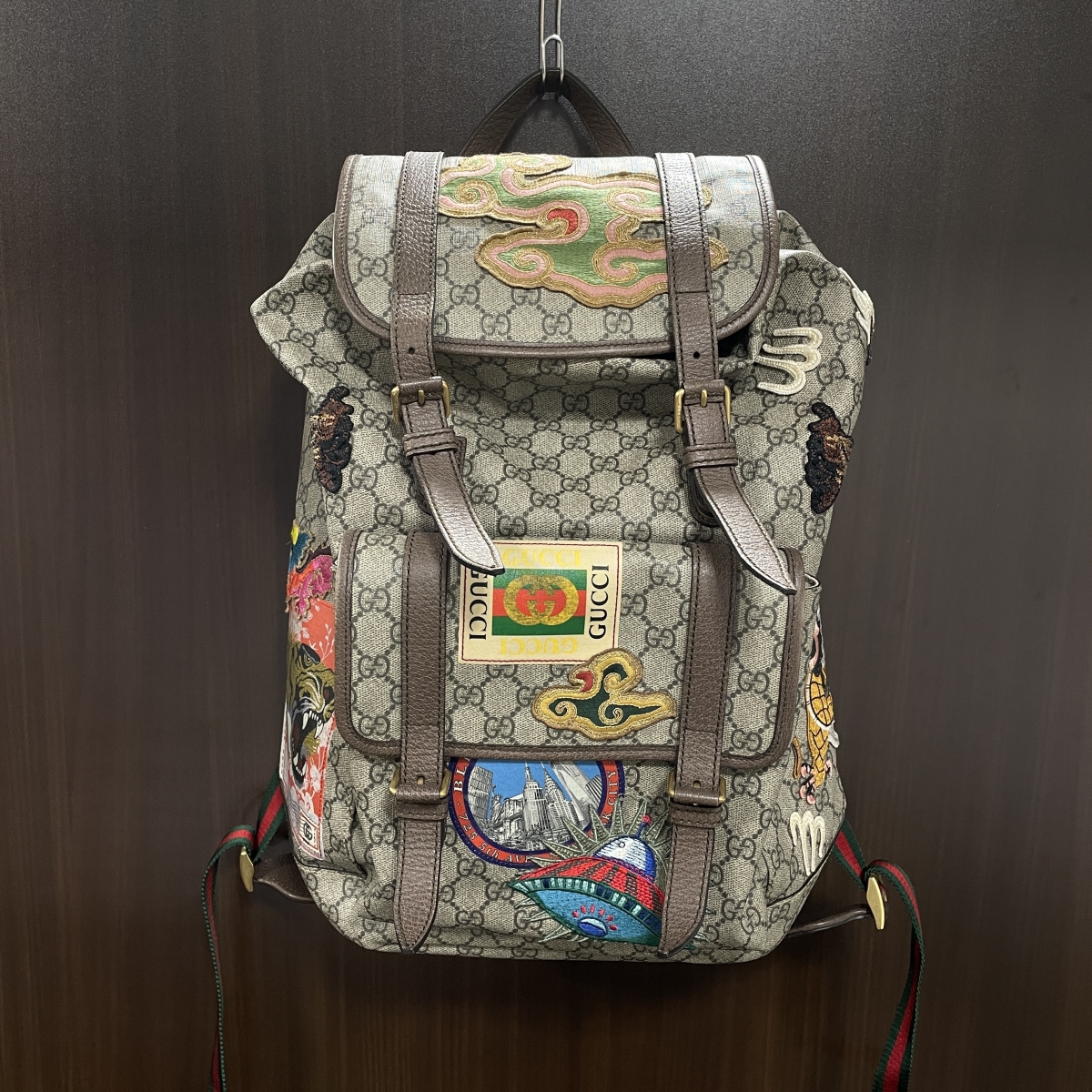 心斎橋でグッチ買取。GGスプリームのクーリエリュックサック（473869