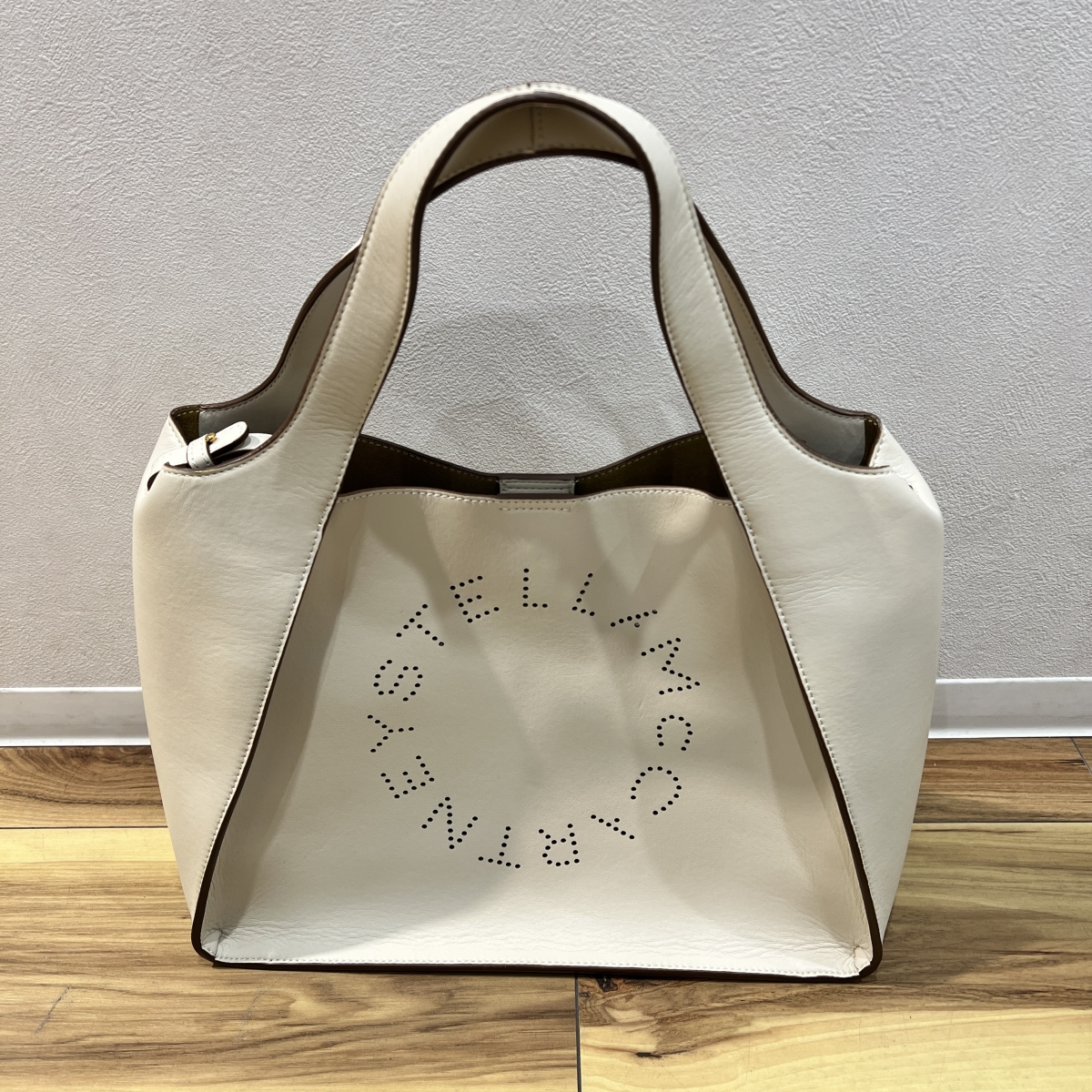 ステラマッカートニーを浜松入野で買取。ステラロゴが入ったクロス