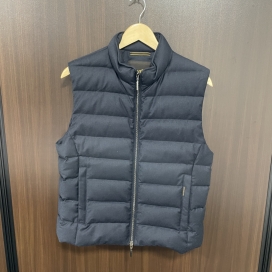 ムーレーのOLIVER（オリバー）LL ウールカシミヤ ダウンベストの買取実績です。