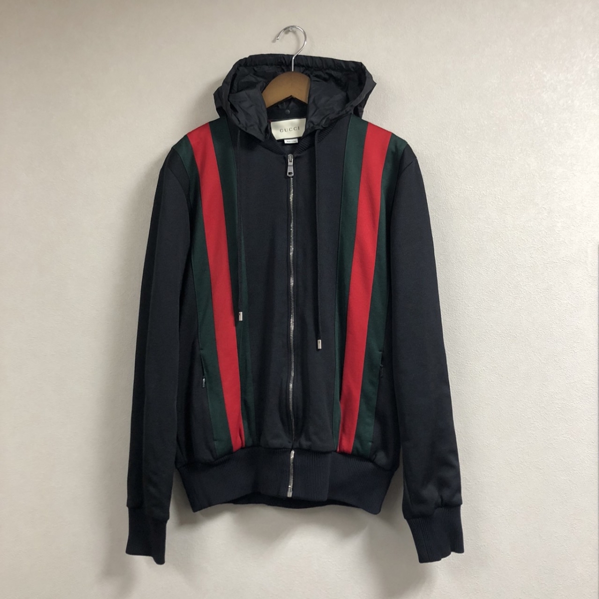 神戸三宮店にて、グッチのテクニカルジャージー・トラックボンバー 