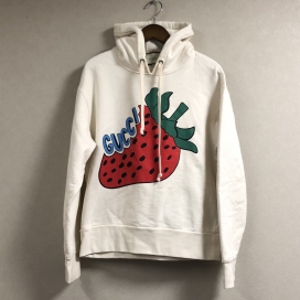 グッチの475374 ストロベリープリントロゴパーカー アイボリーの買取実績です。
