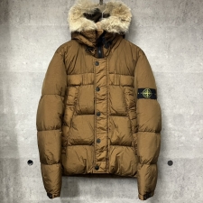 ストーンアイランド FUR GARMENT DYED DOWN ダウンブルゾンジャケット 611504723 買取実績です。