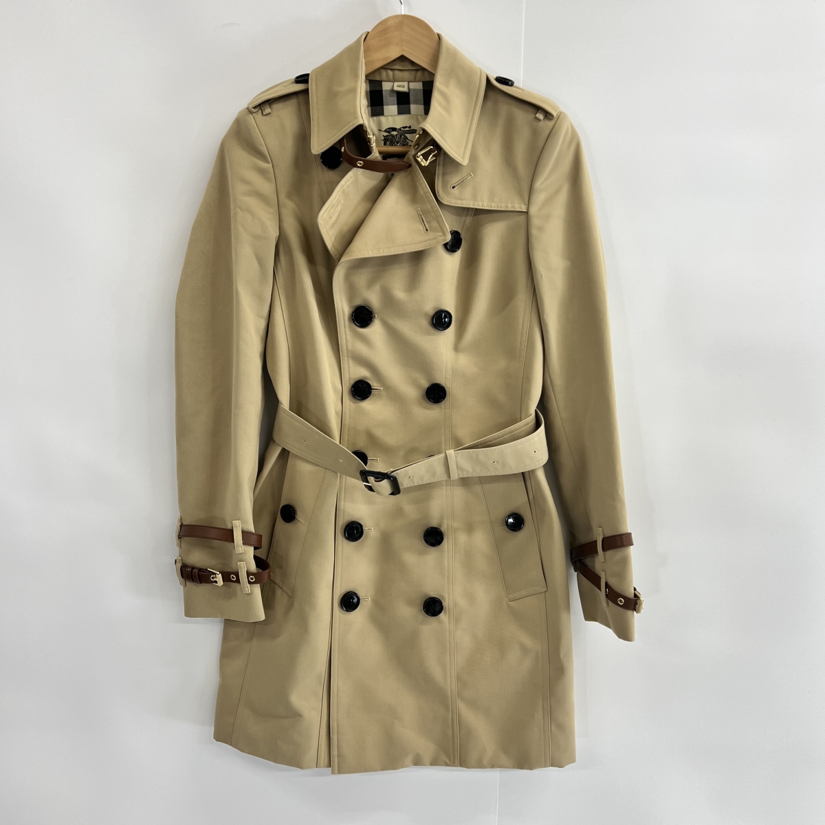 浜松入野店で、バーバリーロンドンのベージュカラー、ノバチェック柄の